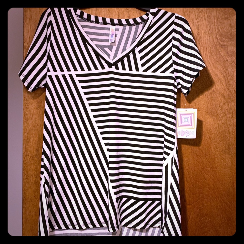 LulaRoe XS Christy V neck T